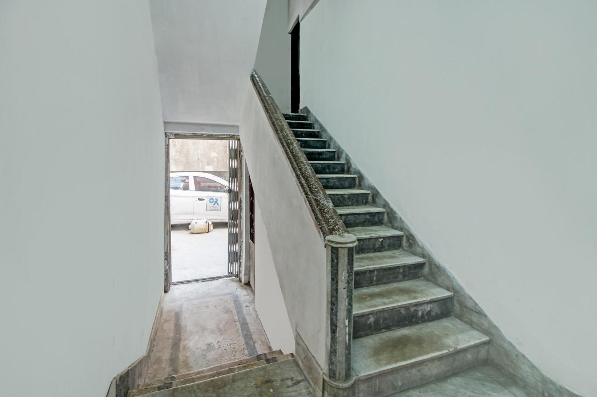 Hotel O Nilay Guest House Behala Exterior photo